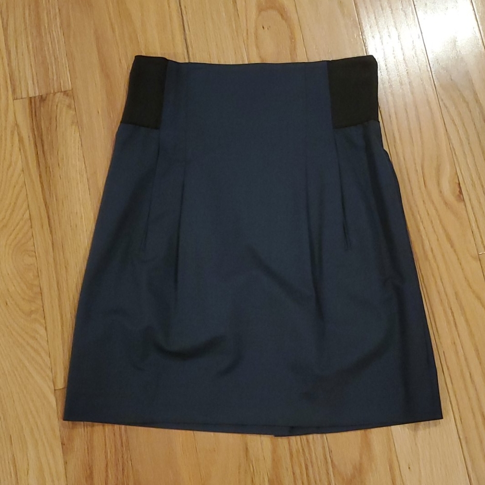 BCBG Maxazria Navy Skirt Sz 4